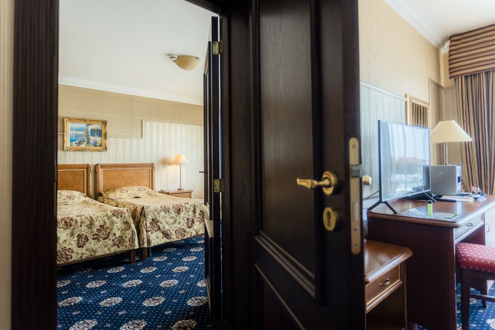 Фото Palace Marina Dinevi Hotel