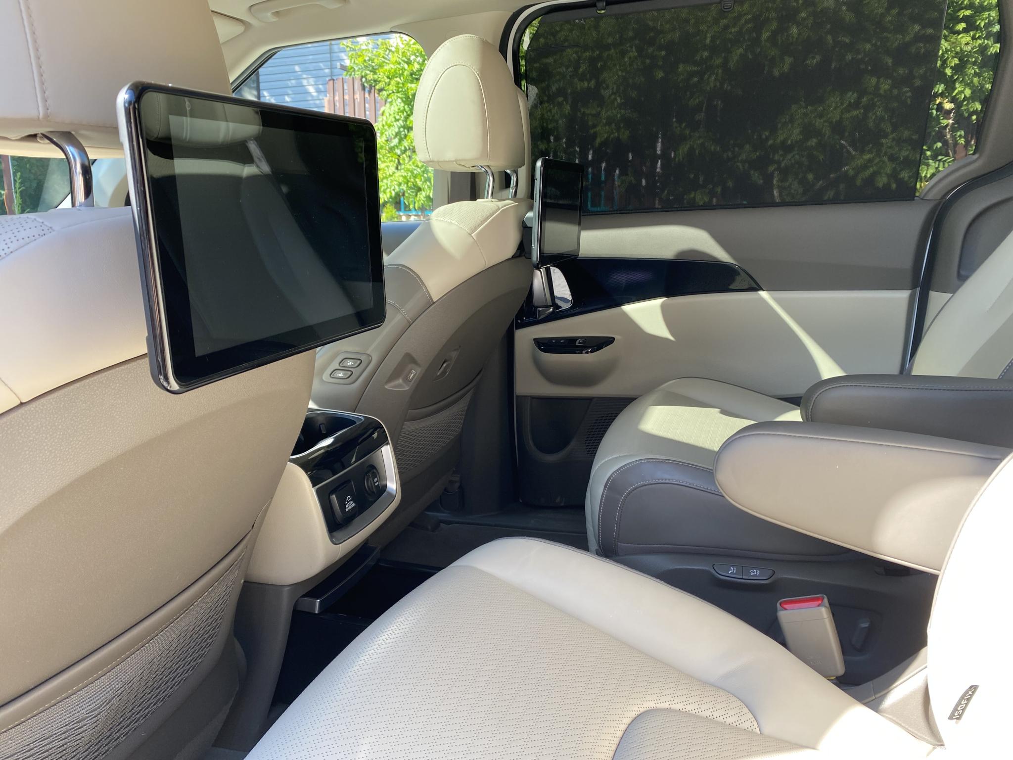 Фото Кромвель Вайт