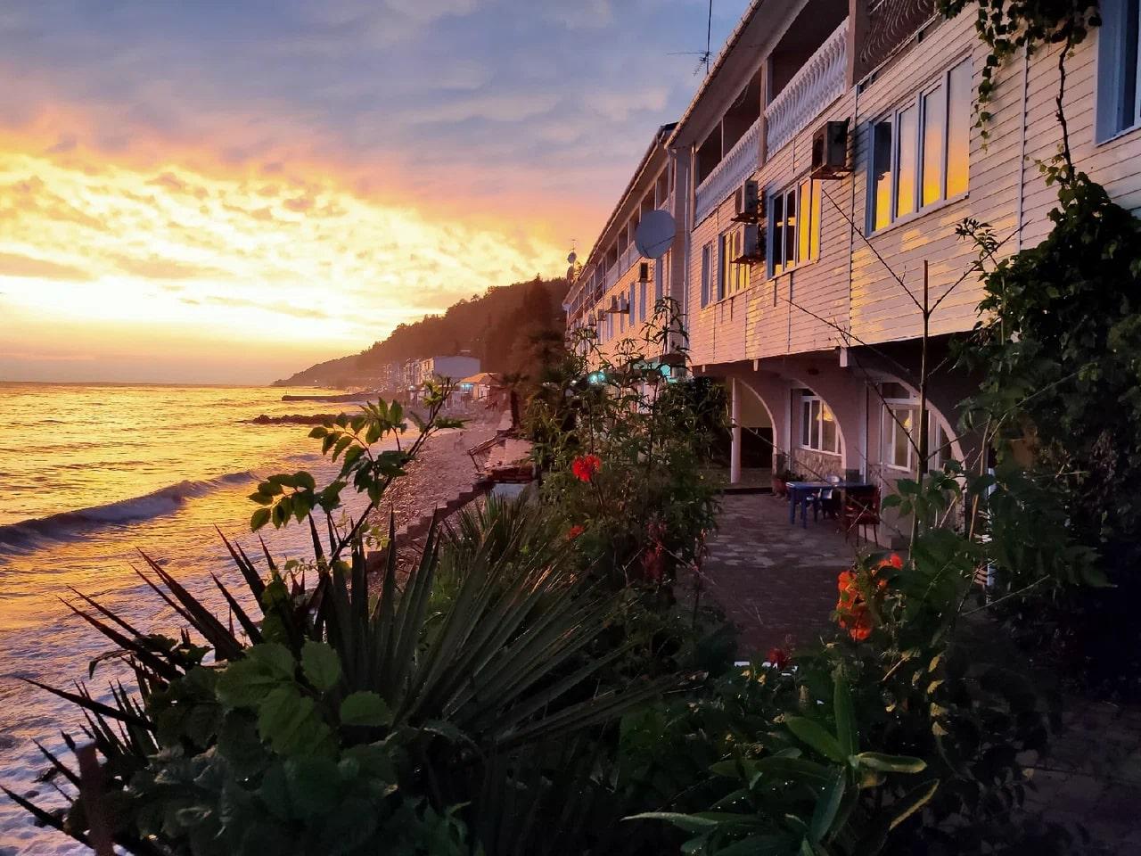 Фото Солнечный