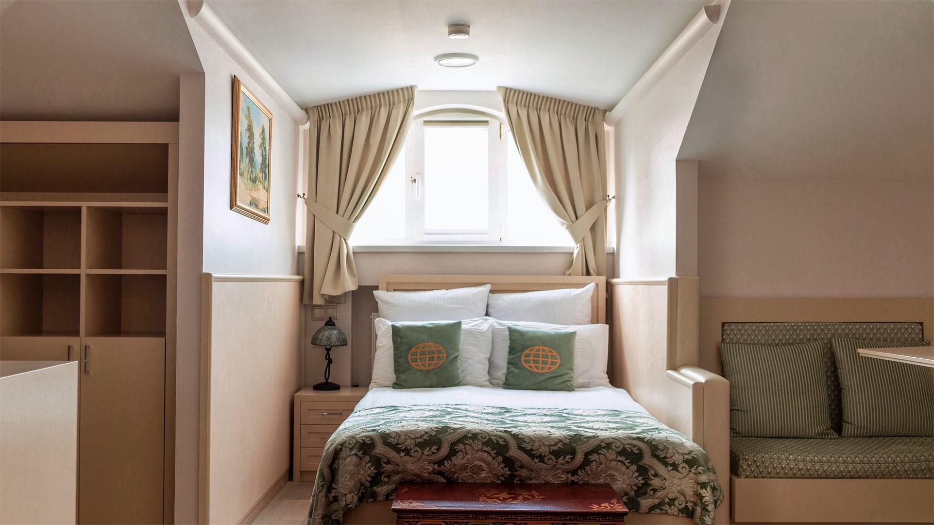 Фото Меншиков