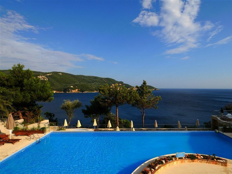 Фото Akrotiri Beach