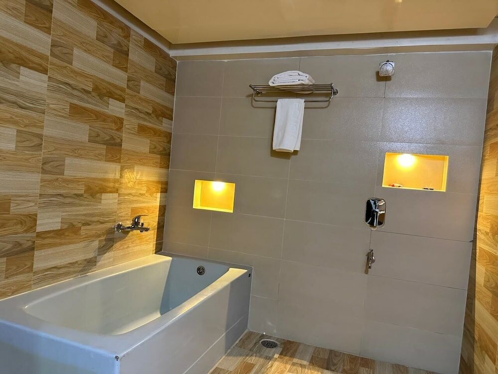 Фото Ambassador Hotel