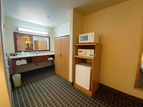 Гостиница SureStay Plus Hotel by Best Western San Jose Central City в Сан-Хосе