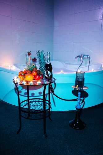 Жұмыста жыпылықтаған эротикалық бейнелер