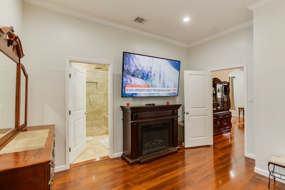 Фото Woodlawn Main-House Downtown Sa