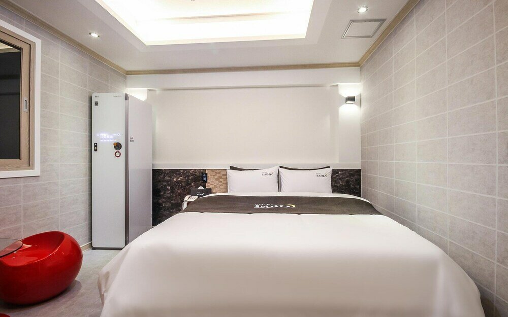 Фото Yeosu Luna Hotel