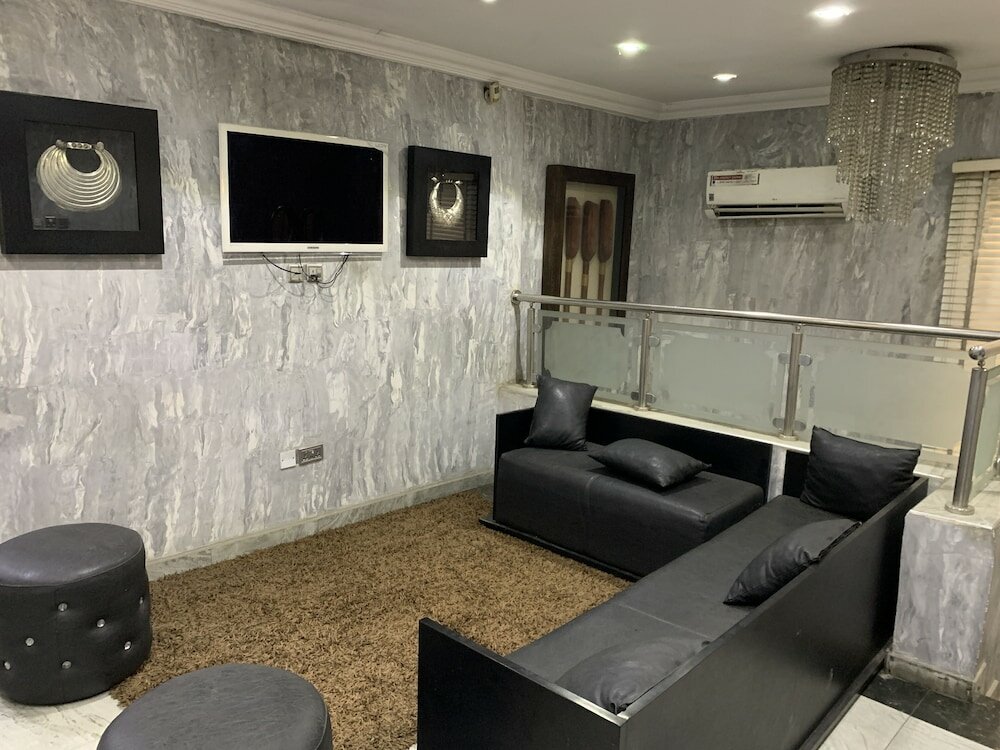 Фото Islanders Lounge and Hotel