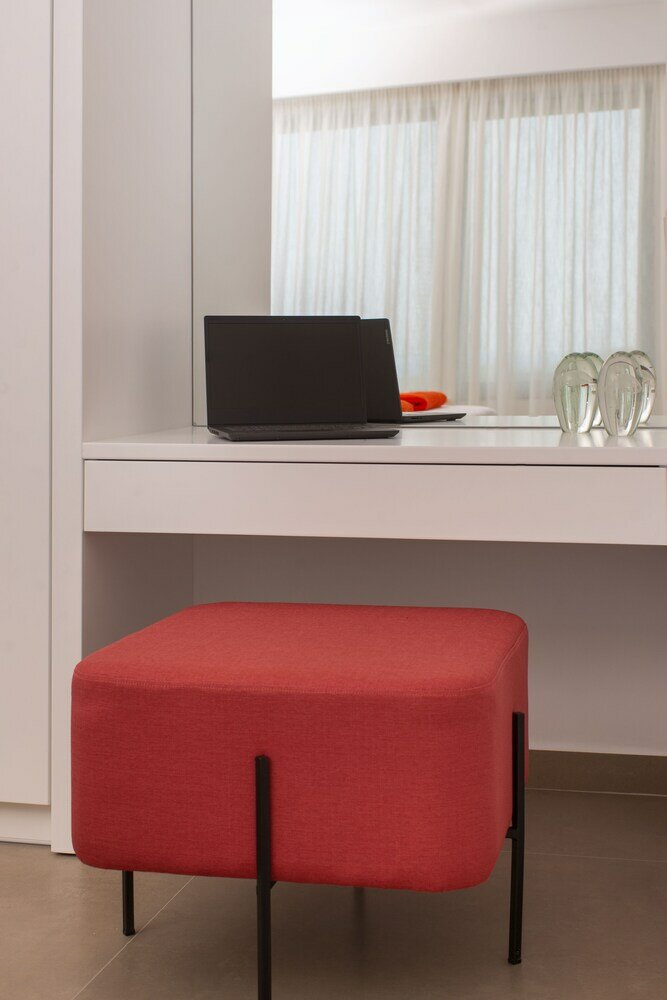 Фото Livinghome Suites