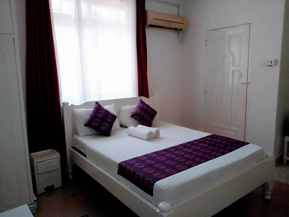 Фото Bustani Apartment