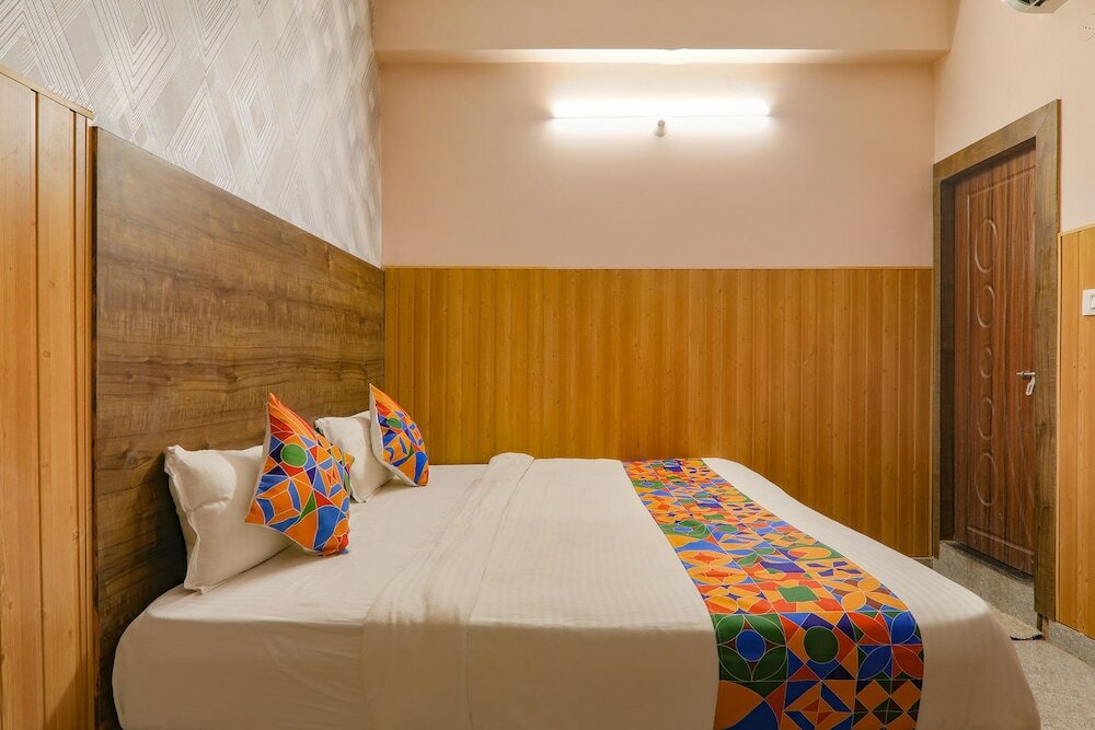 Фото Fabhotel Gsv Inn