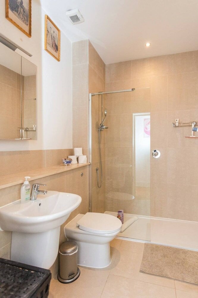 Фото Homely 1 Bedroom Apartment in the Heart of Vibrant Camden