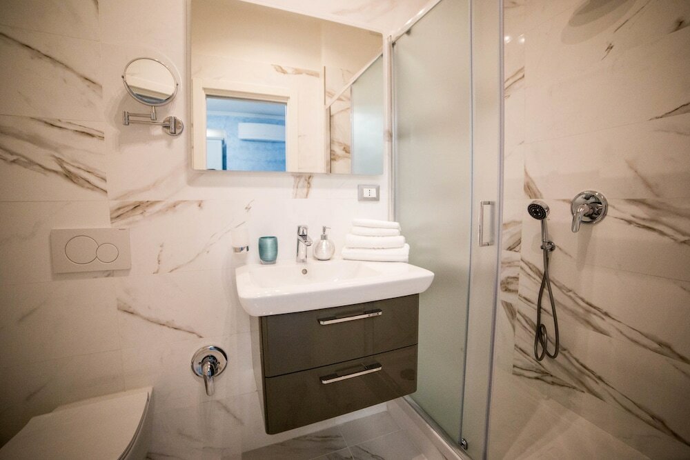 Фото St. Peter Area Luxury Suites