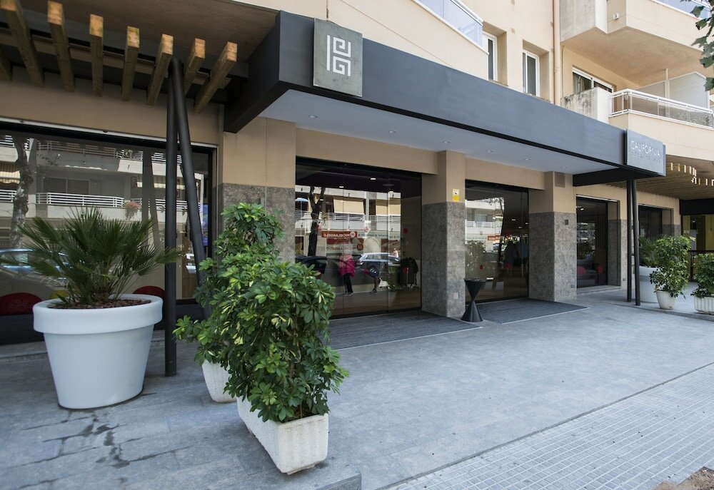 Фото Apartamentos California