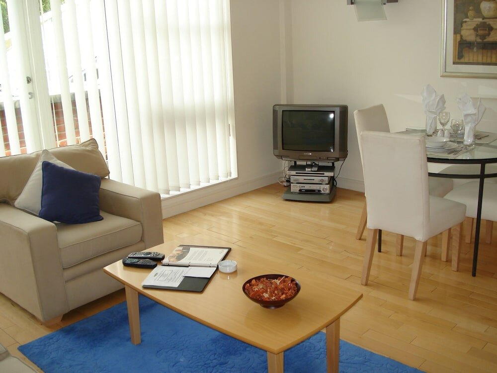 Фото Oakwood Apartments Bow Lane