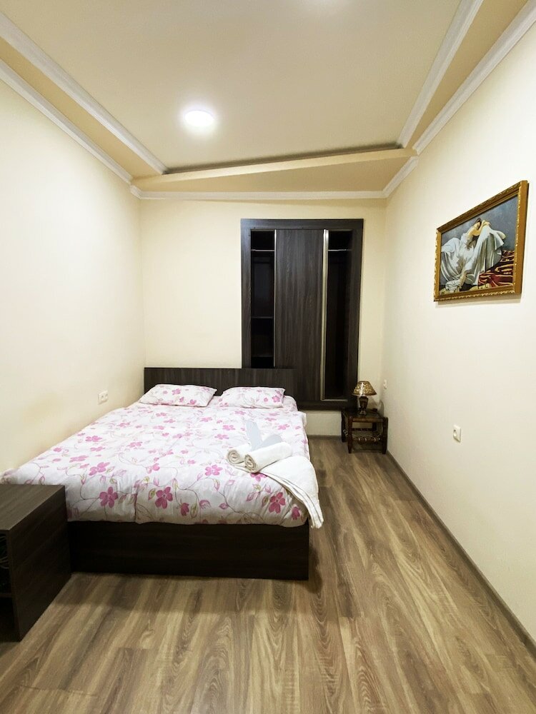 Фото Domino Yerevan Hostel and Tours