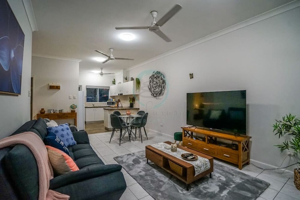 Фото Zen Hideaway - Cozy 2br Modern Unit