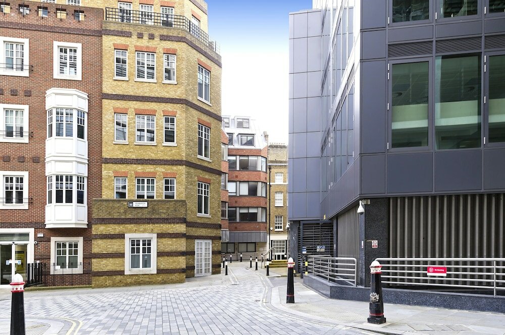 Фото Red Lion Court by City2Stay