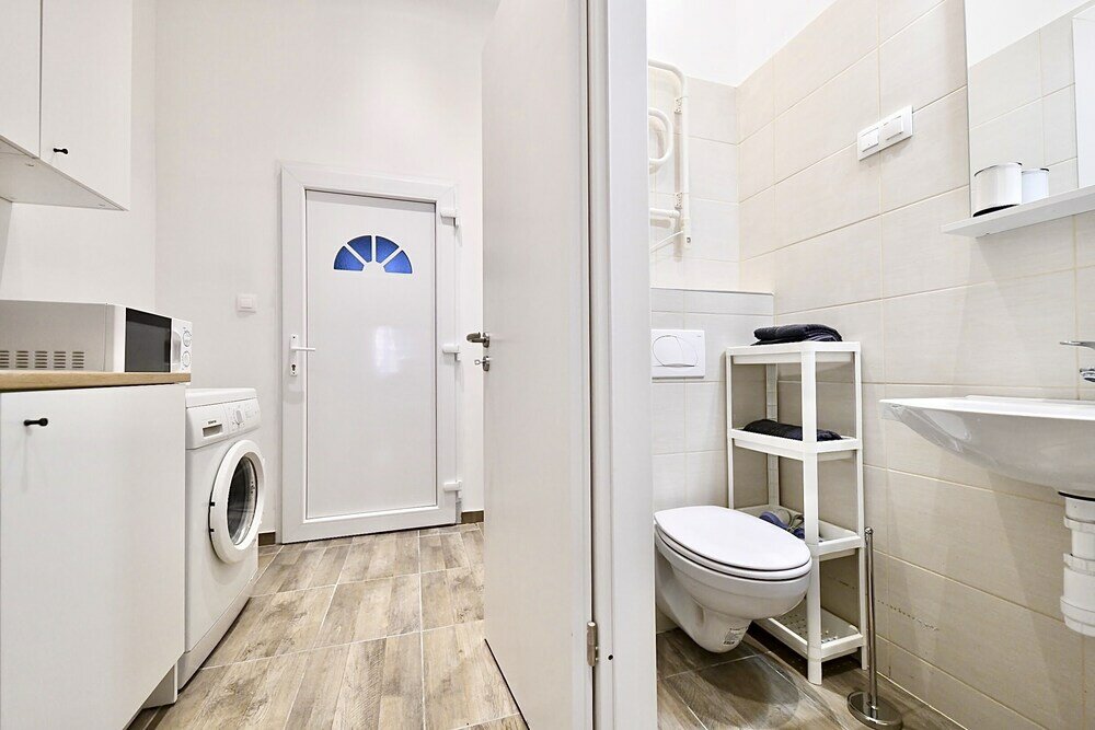 Фото Cosy two bedroom flat in Rottenbiller str, Sky