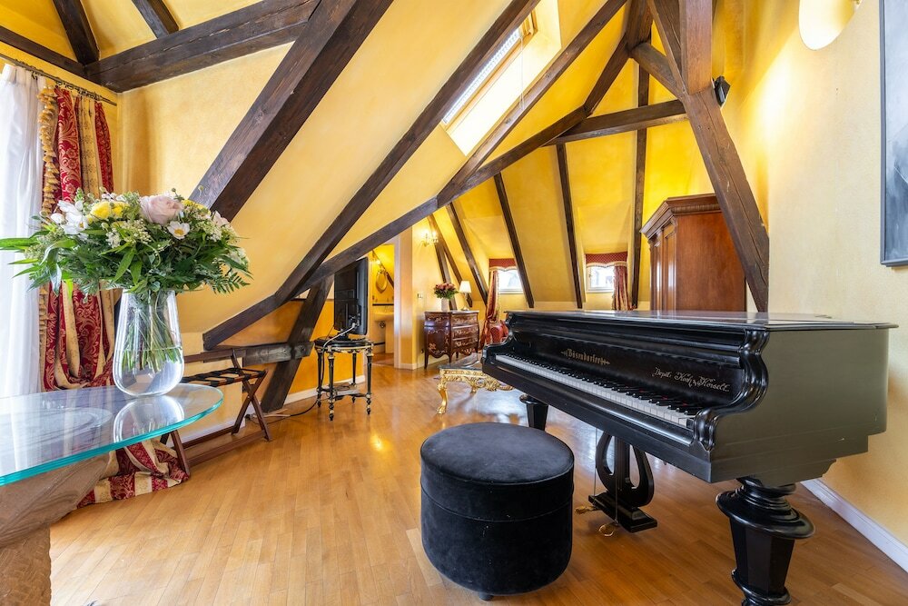 Фото Nosticova Apartments