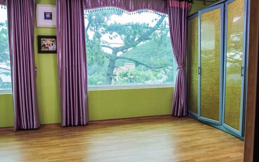 Фото Yeosu Hayanjeongwon Pension