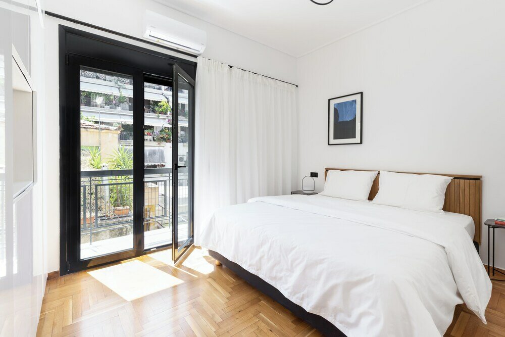 Фото Elliot Neapoli