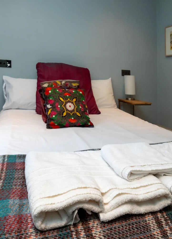 Фото Snug 2bd Flat in Ladbroke Grove