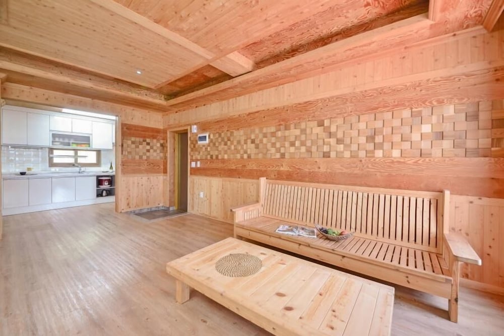 Фото Yeosu Sea and Starnight Pension