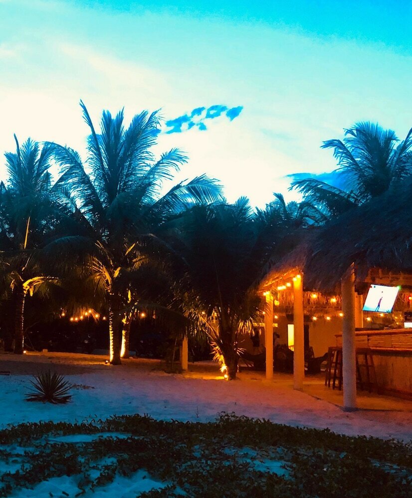 Фото Ocean Beach Hostel