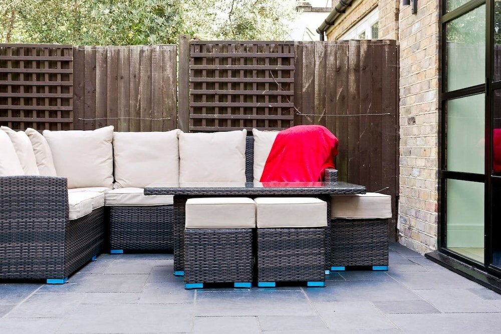 Фото Bright & Spacious 5 Bed House in Charming Putney