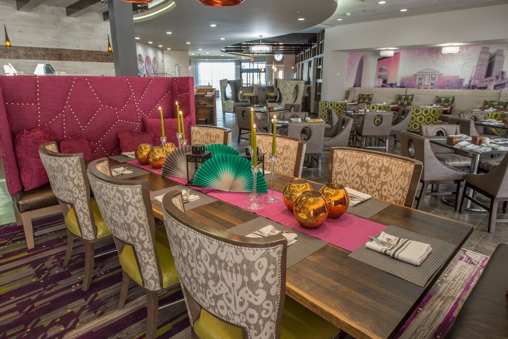 Фото DoubleTree by Hilton Winston Salem - University