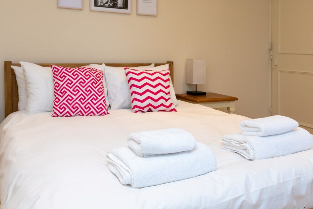 Фото Modern and Bright 3 Bedroom House in Paddington