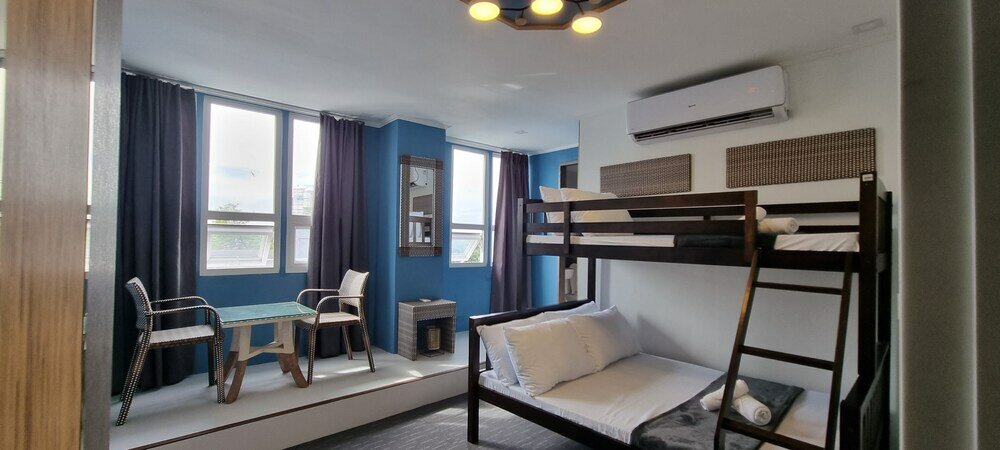 Фото Oyo 997 Attic Capsule Hotel