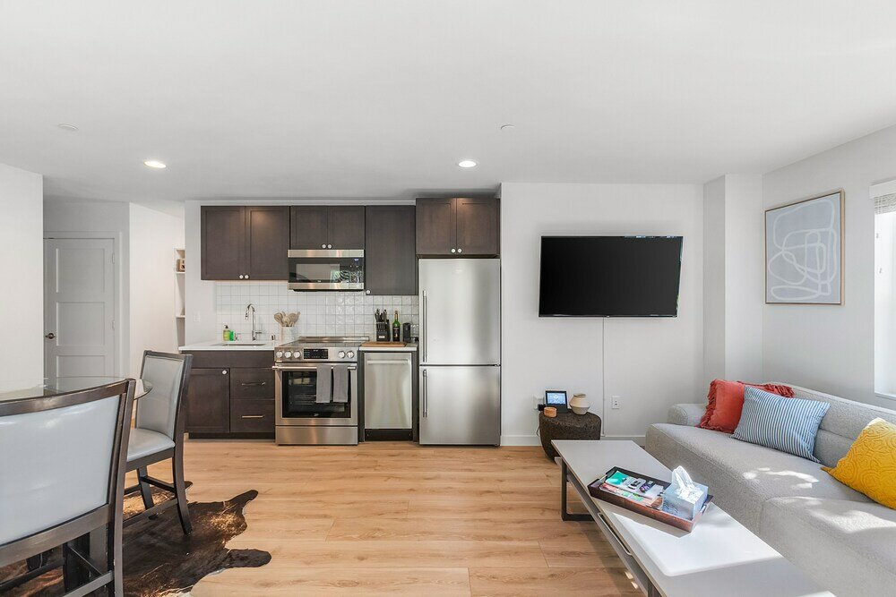 Фото The Sweetest Hill - 81 Walkscore