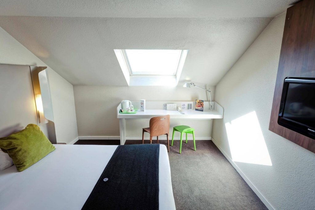 Фото Hotel Campanile Lyon Est Bron Eurexpo