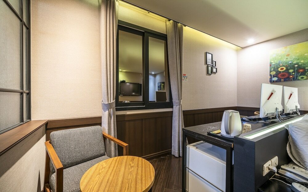 Фото Busan Deokcheon 2heaven