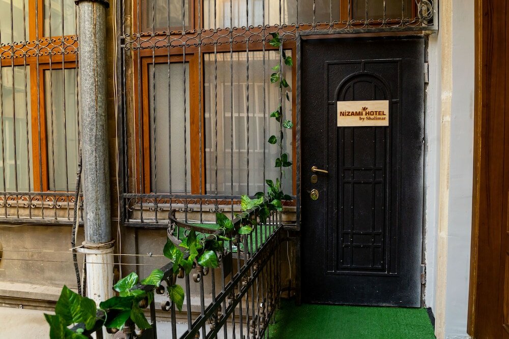 Фото Nizami Central Street Hotel