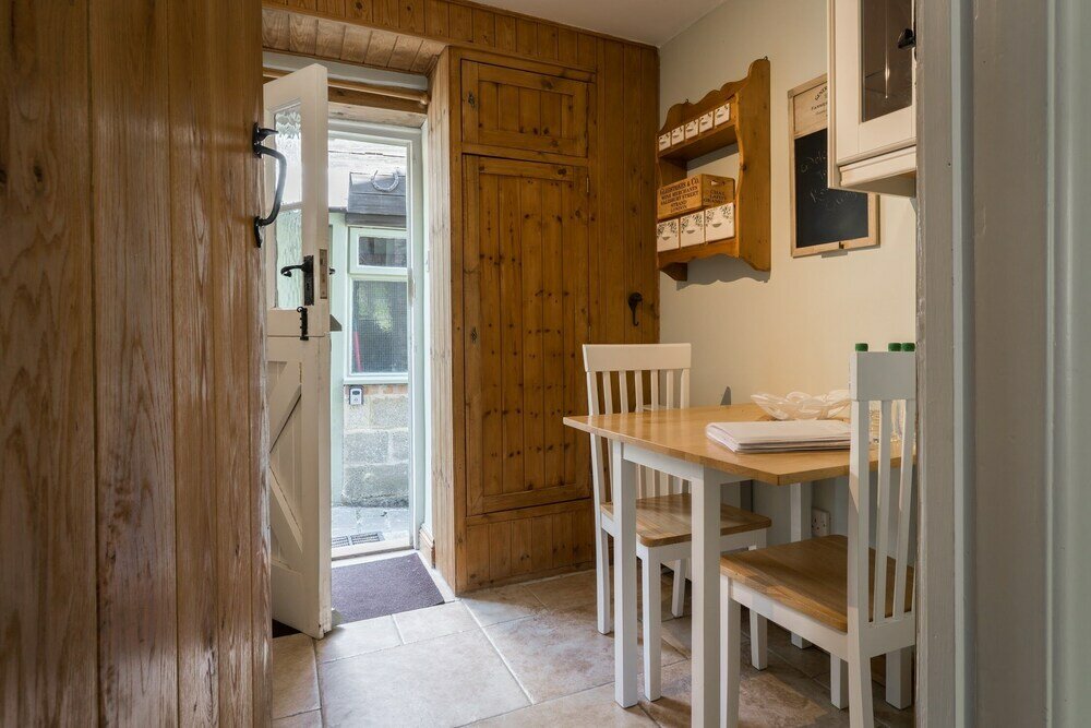Фото Stunning 2-bed Cottage in Fordwells