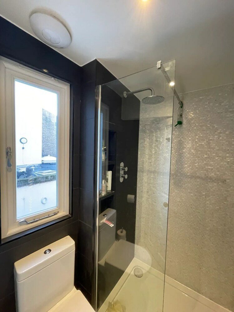 Фото Beautiful 4 Bedroom Family Home in Clerkenwell