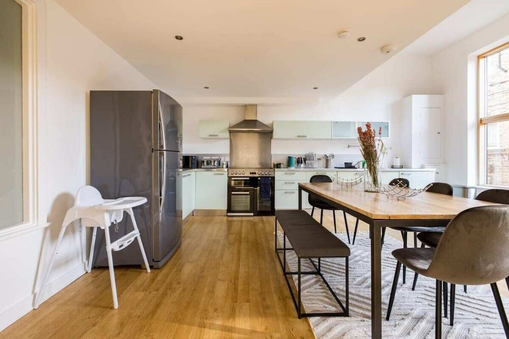 Фото The Clapham - Captivating 2bdr With Garden & Parking
