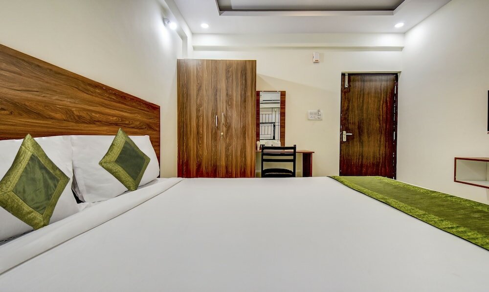 Фото Treebo Trip Hotel New Golden Key