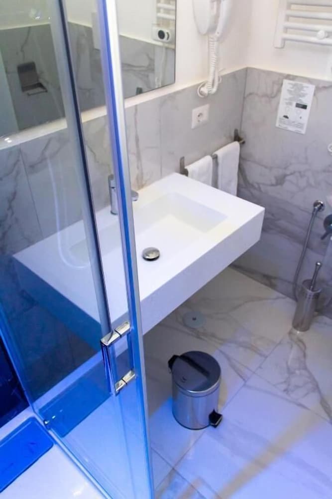 Фото Home at Rome Vatican Suites