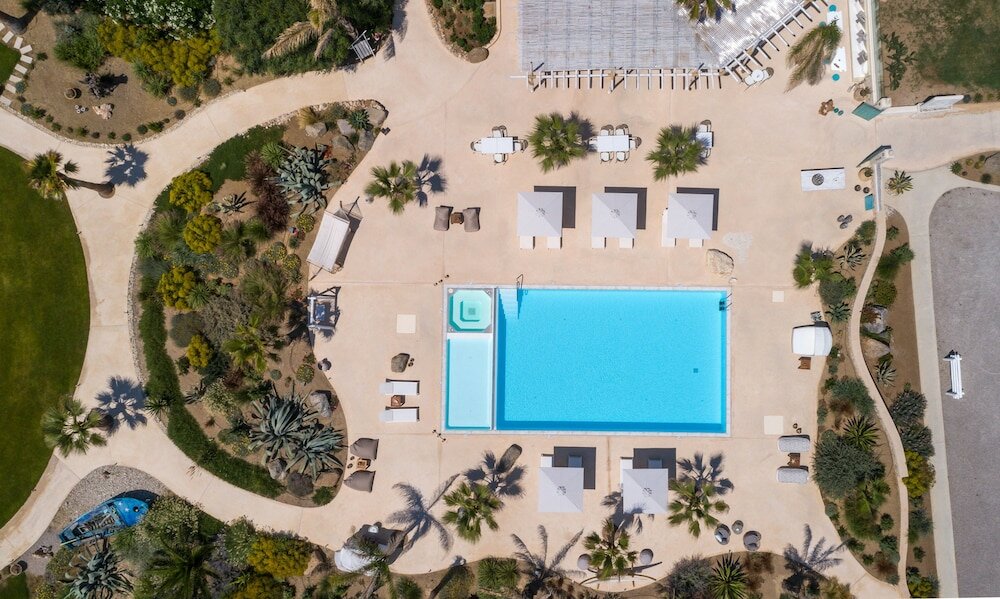 Фото White Pearls Luxury Suites - Adults Only