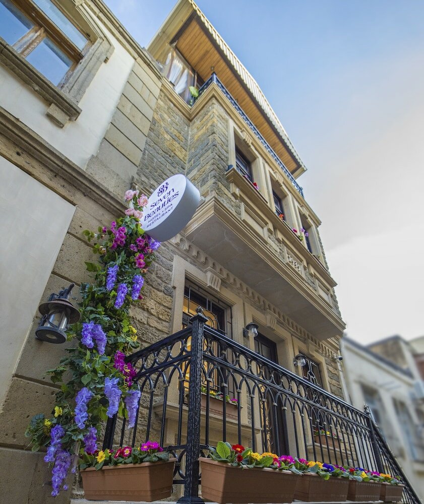 Фото Seven Beauties