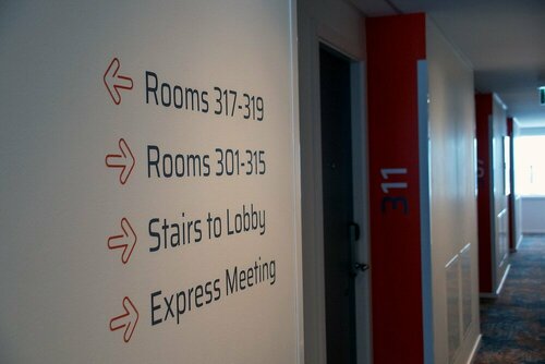 Гостиница Hhe Express Hotel в Нууке