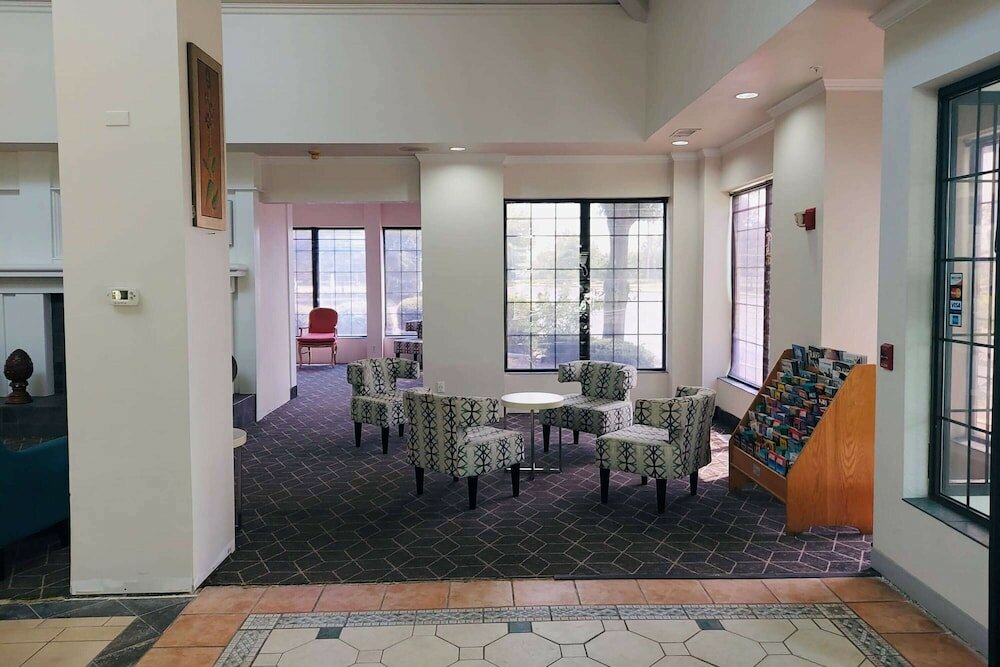 Фото Baymont by Wyndham South Holland