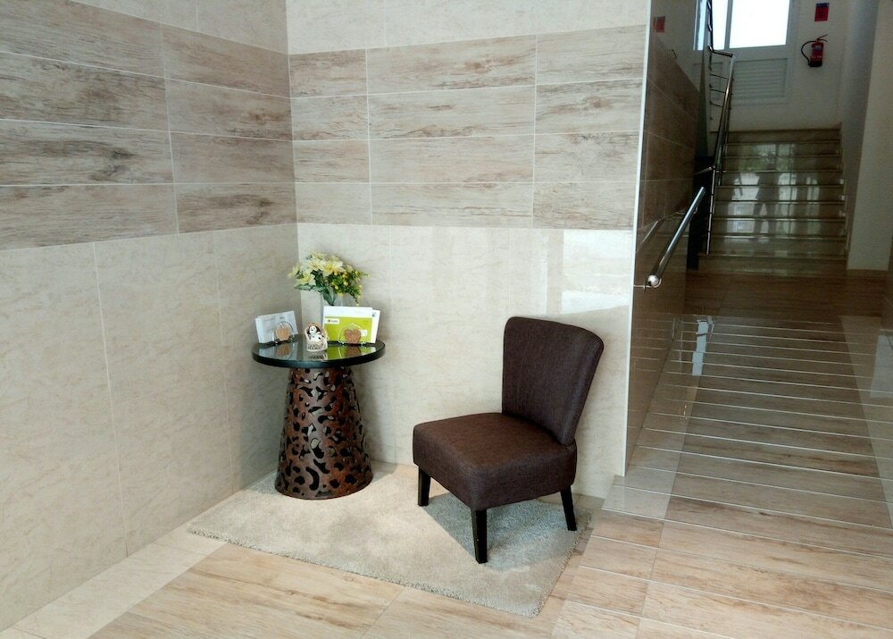 Фото 3 Bed Apartment on the Beach