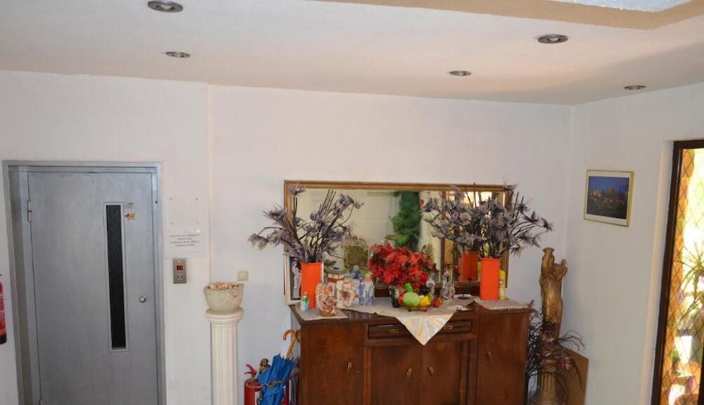 Фото Apartments Zoumperi