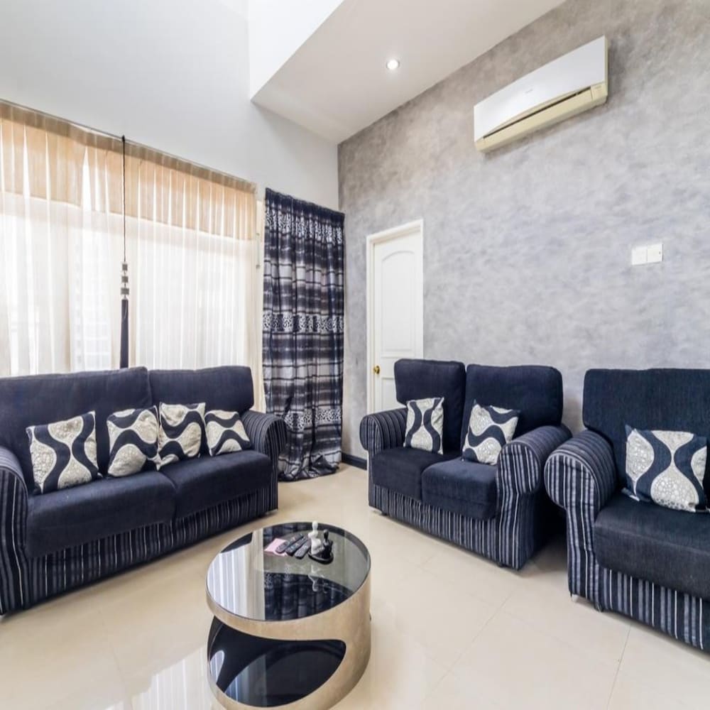 Фото Royal Luxury Bukit Ceylon