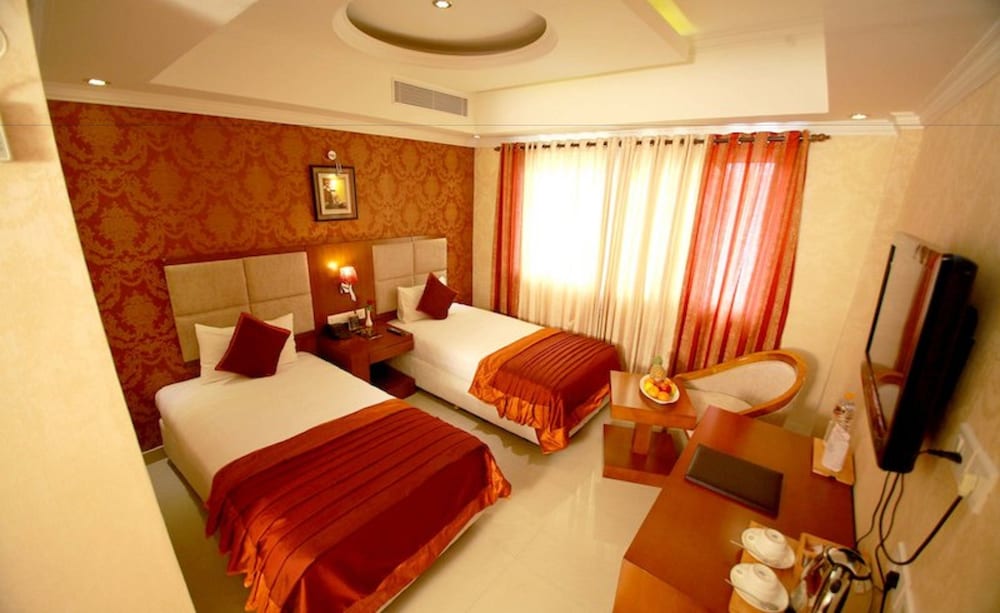 Фото отеля 2