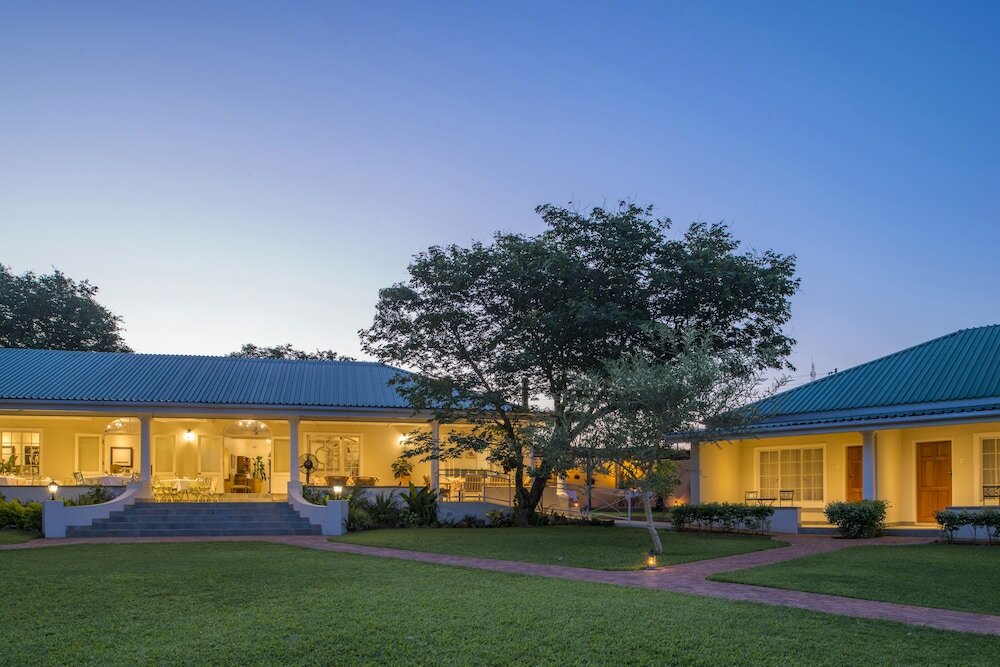 Фото отеля 1